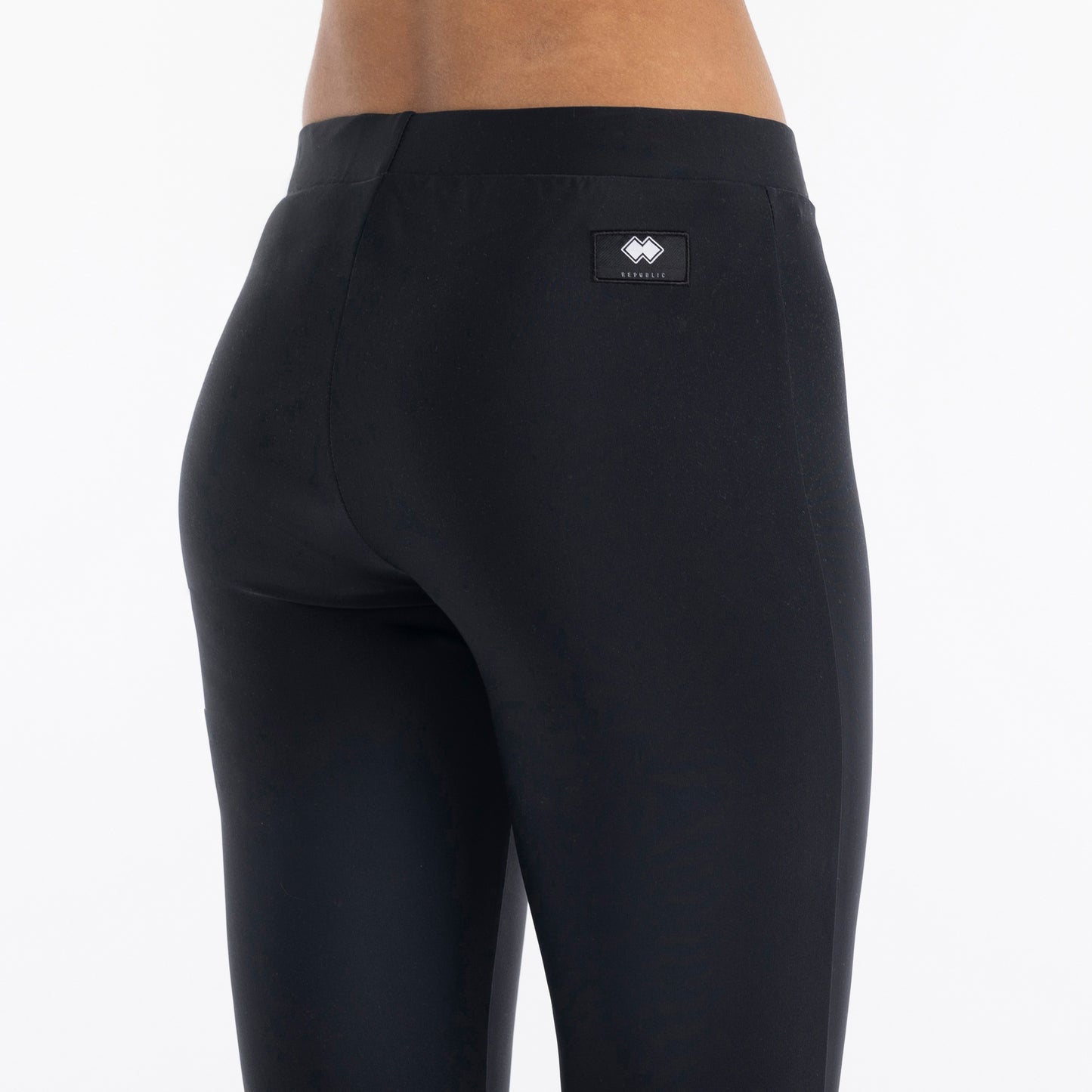 ESSENTIAL FW25/26 LEGGINGS 3/4 14 WOMAN JR
